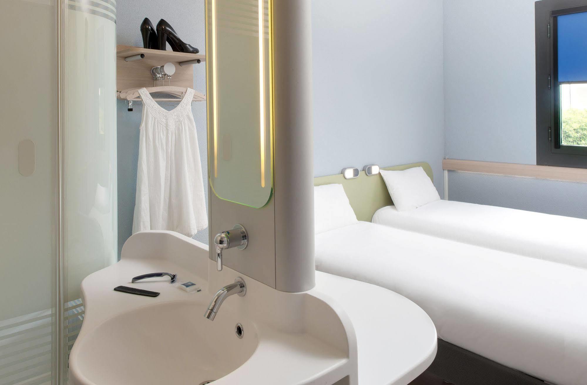 Ibis Budget Бержерак Екстериор снимка