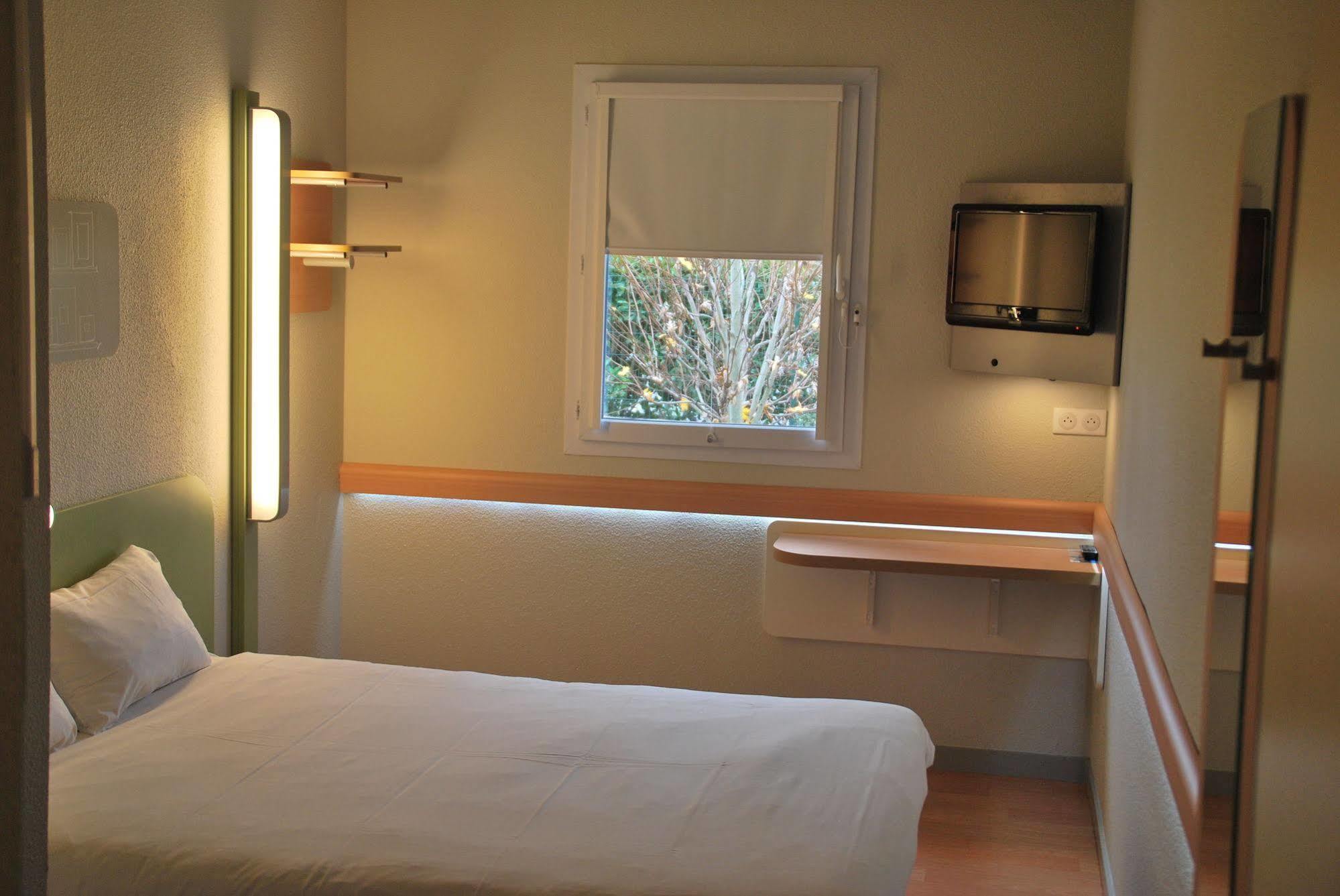 Ibis Budget Бержерак Екстериор снимка